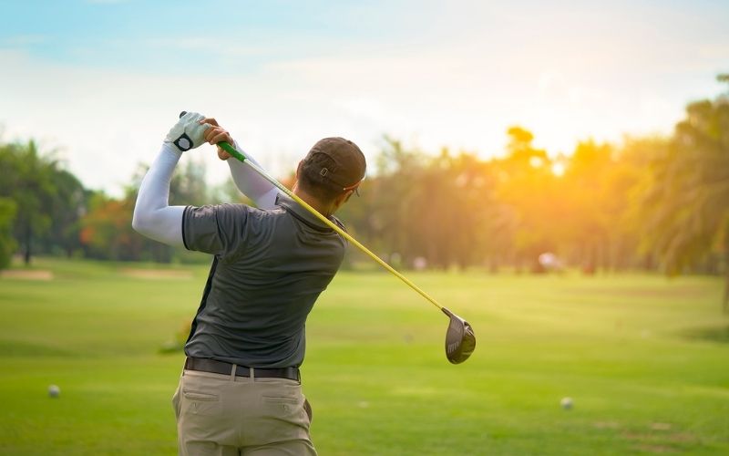 tìm gậy đánh golf cũ phù hợp