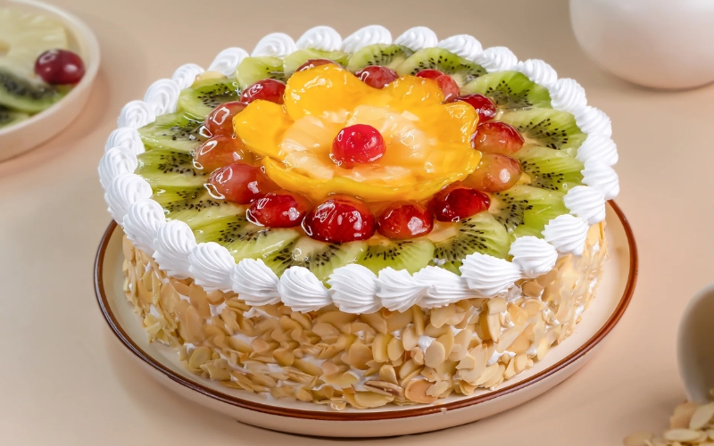 bánh kem hoa tươi trái cây